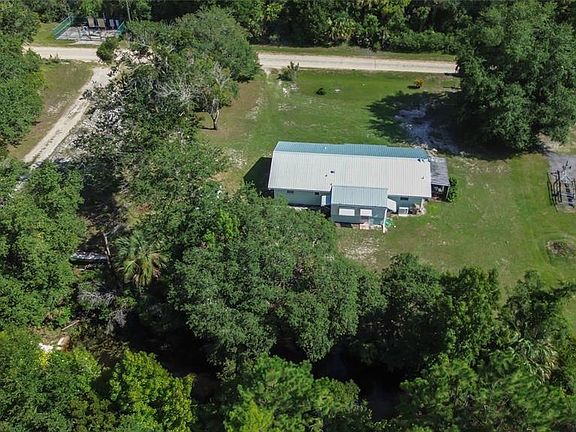 3rd image of 22040 Blue Creek Lodge Rd