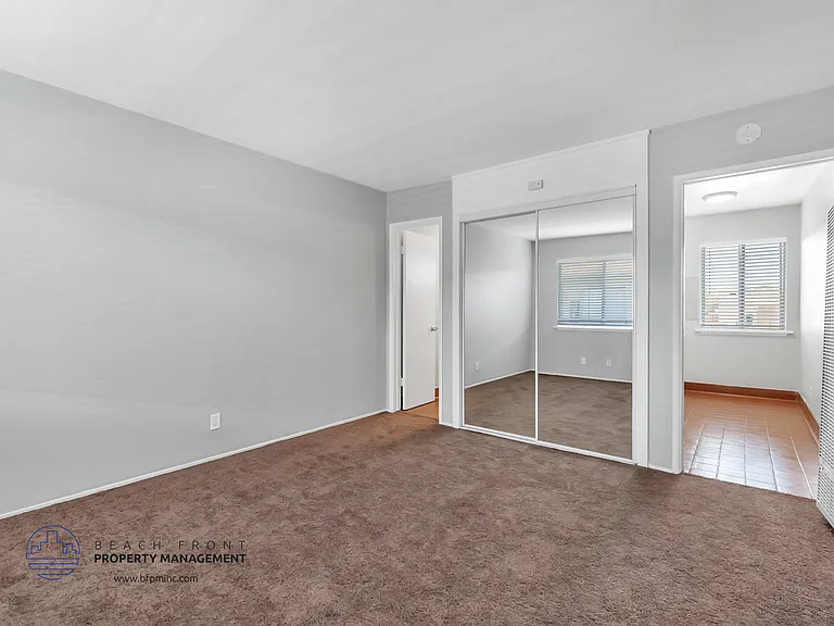 228 West Carson — Photo 17