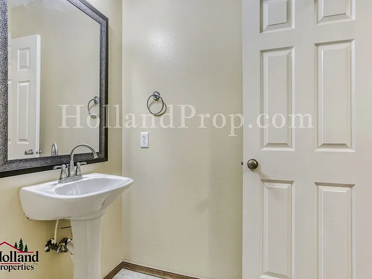 12712 SW Rocky Mountain Ct — Photo 11