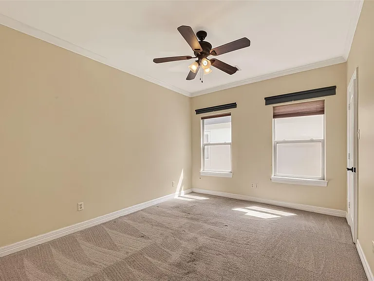5319 Fayette St — Photo 36