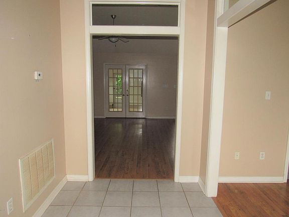 2nd image of 13102 Glennwood Pl