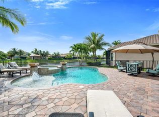 13497 Mandarin Cir, Naples, FL 34109