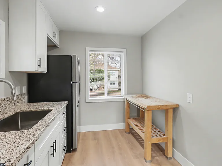 2725 I St #A — Photo 8
