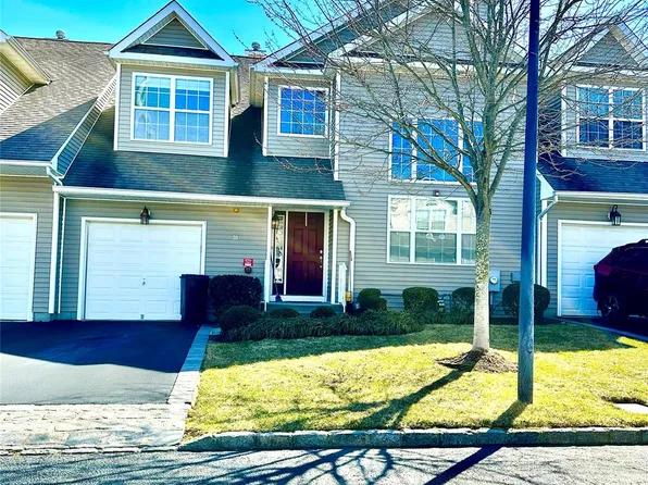 39 Avery Lane #39, Miller Place, NY 11764