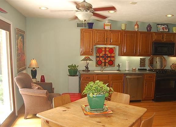 3rd image of 9647 Lynbrook Dr