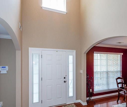 4th image of 804 Hammerstone Ln