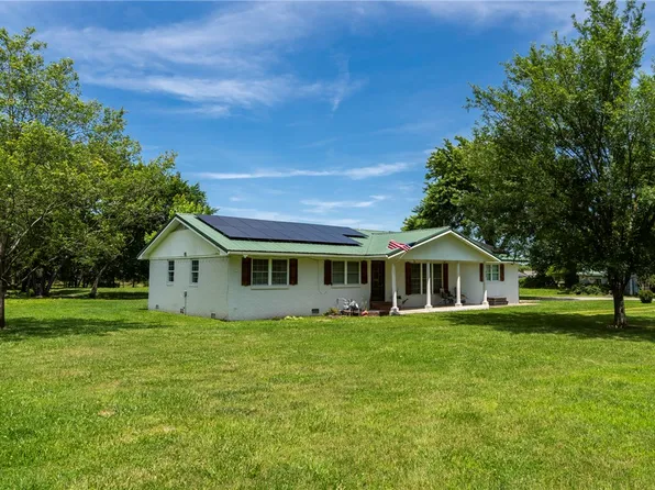 913 E North St, Lincoln, AR 72744