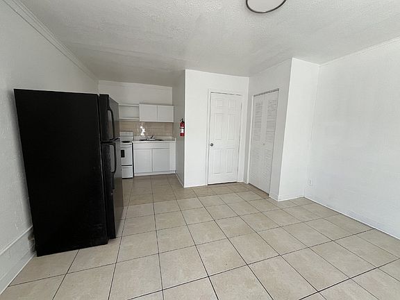 3rd image of 218 Florida Ave #6