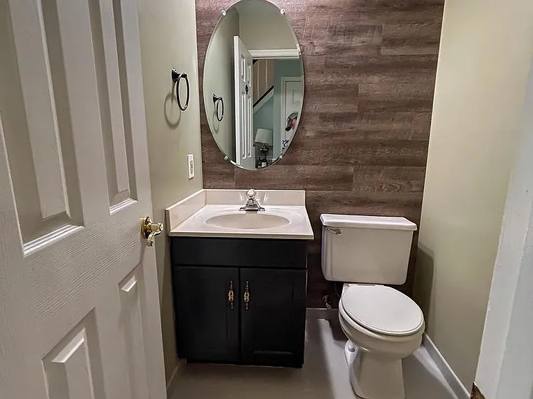 105 Westmoreland Ct — Photo 18