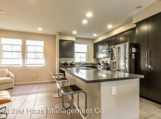1898 Orizaba Ave APT 103, Signal Hill, CA 90755