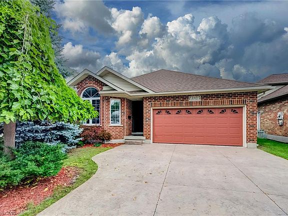 2nd image of 245 Fern Cres