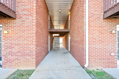 2 Bedroom Apartment For Rent Near Post! Photo 1