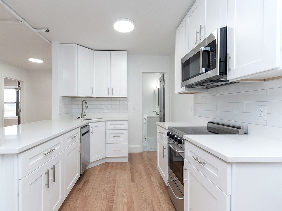 1st image of 153 Park Dr #2