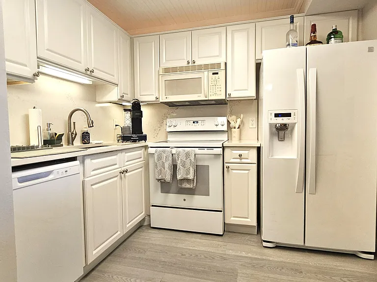 1357 NE Ocean Blvd #215 — Photo 11