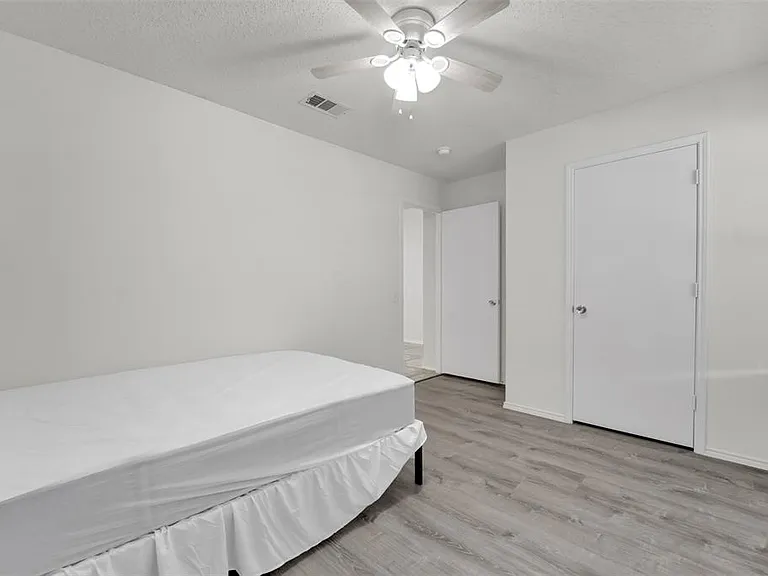 1407 Autumncrest Dr #5 — Photo 19