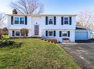 97 Dorsetwood Dr, Rochester, NY 14612