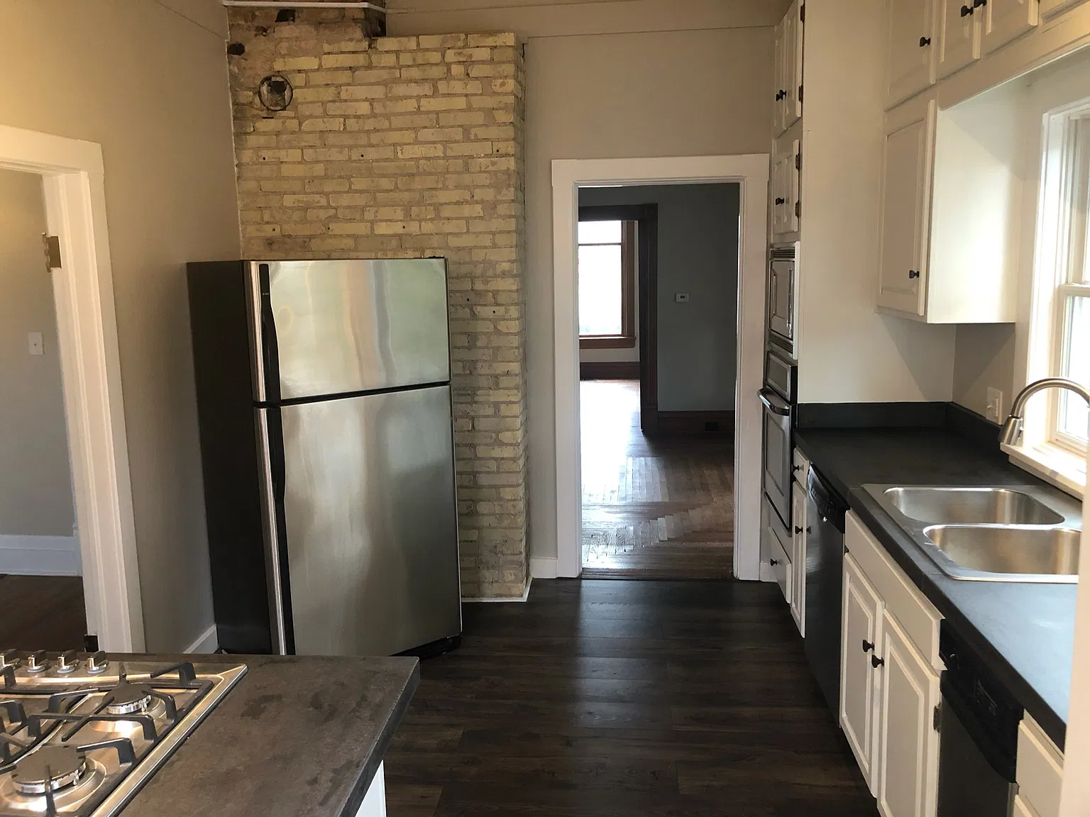 3 bed, 1.5 bath, 1856 sqft, $2,600 — Photo 4