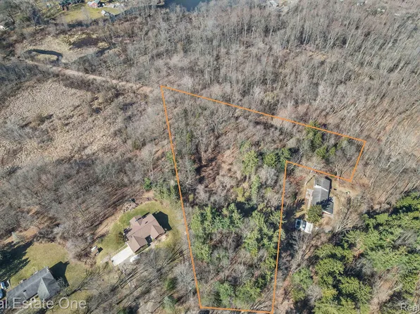 0 Gamewood Dr, South Lyon, MI 48178