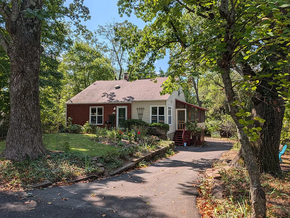 1119 N Shady Ln