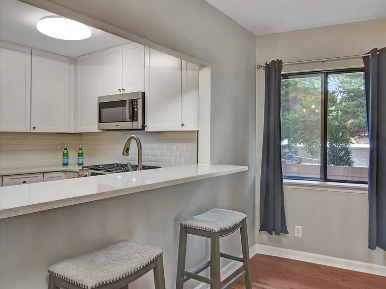 44 Marion St #9 — Photo 11