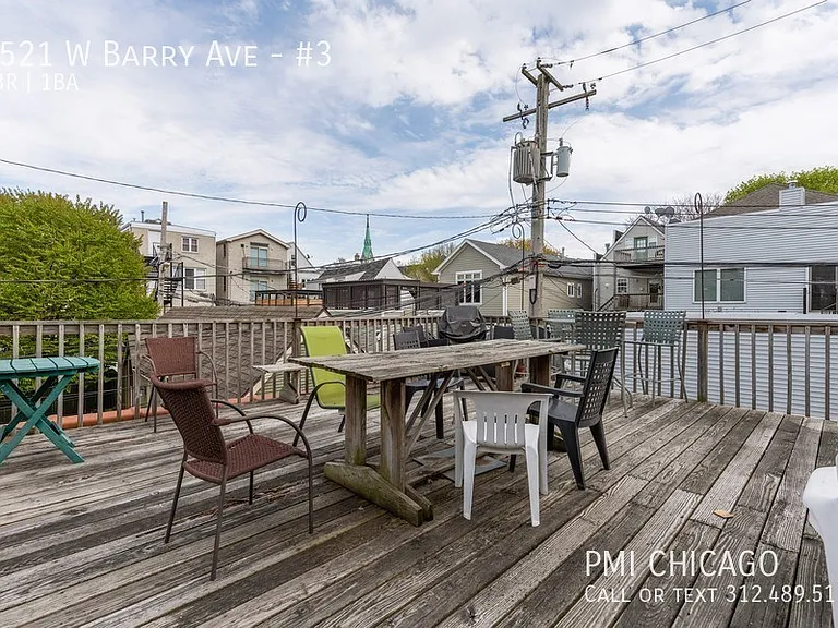 1521 W Barry Ave #3 — Photo 9