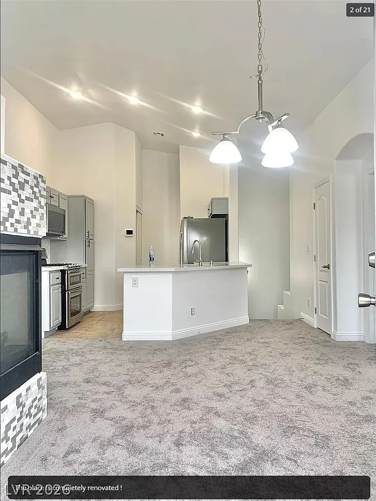 2 bed, 2.0 bath, 1118 sqft, $1,800 — Photo 3