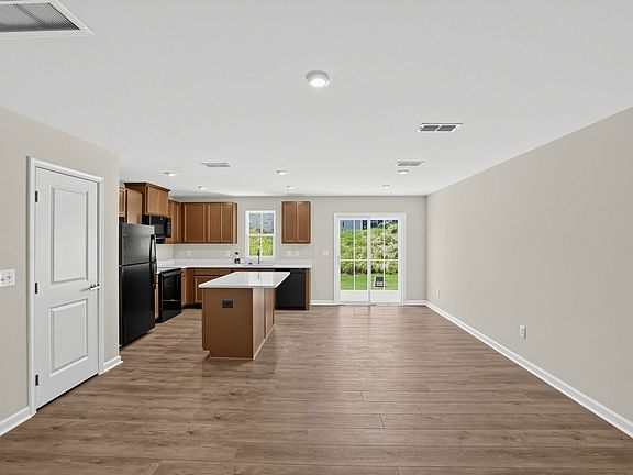4th image of 1042 Westergard Way
