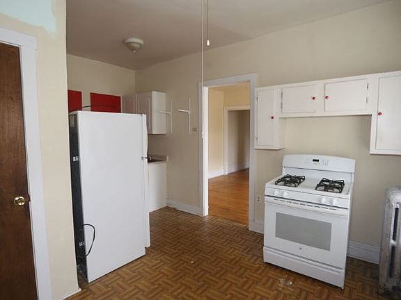 2nd image of 1200 W Thorndale Ave APT 6