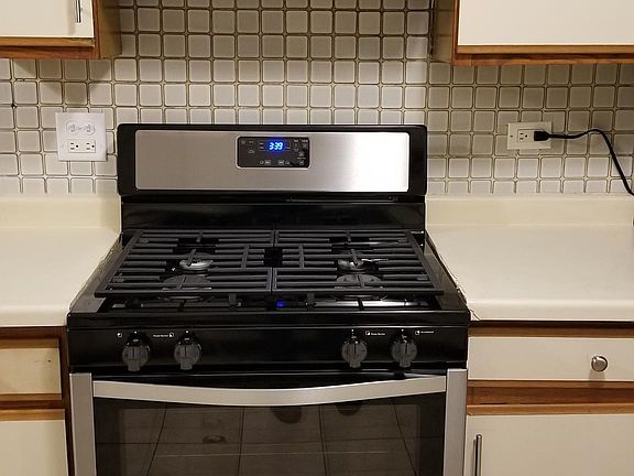Whirlpool stainless steel gas stove