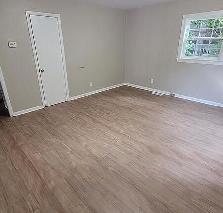 3rd image of 1311 Pearson St