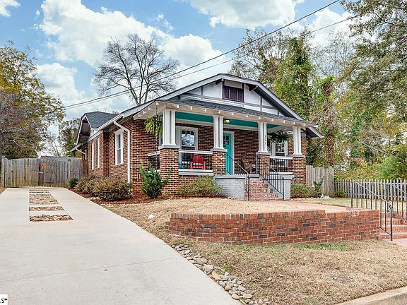 2nd image of 207 Douthit St