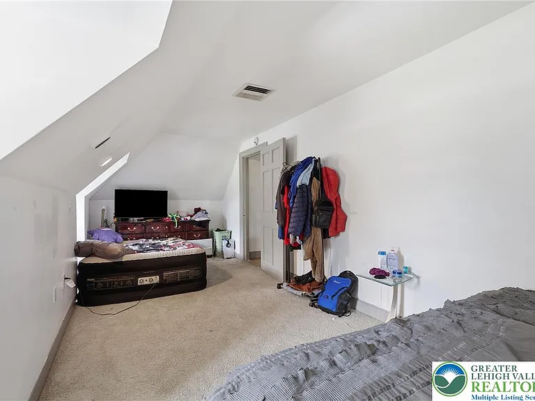 202 N 17th St #D — Photo 13