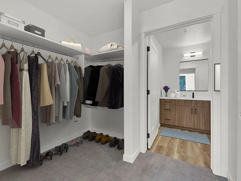 Veazey Park Apartments — Photo 28