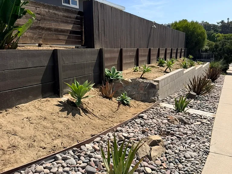205 Gloxina St — Photo 3