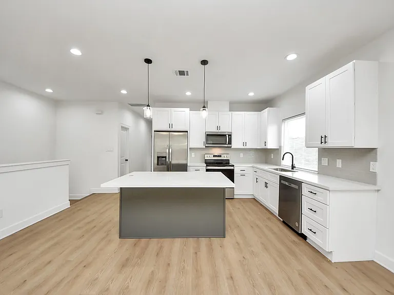 8324 Corinth St — Photo 7