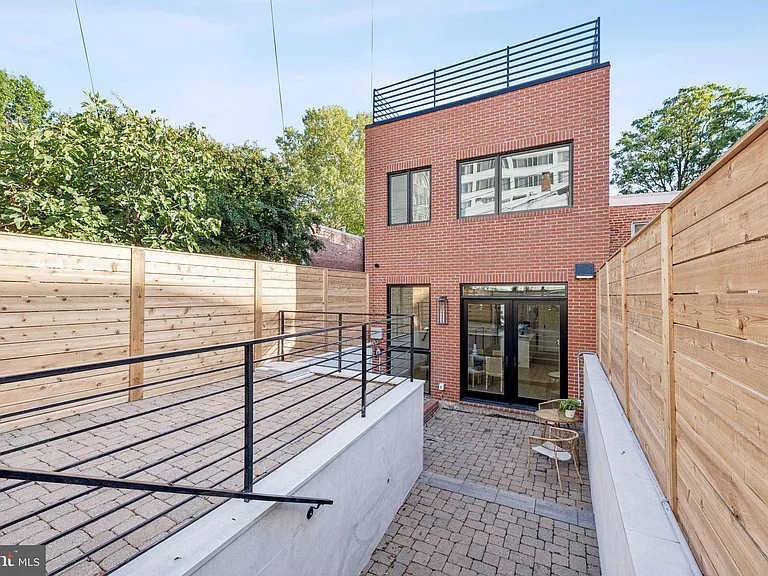 2507 I St NW — Photo 35