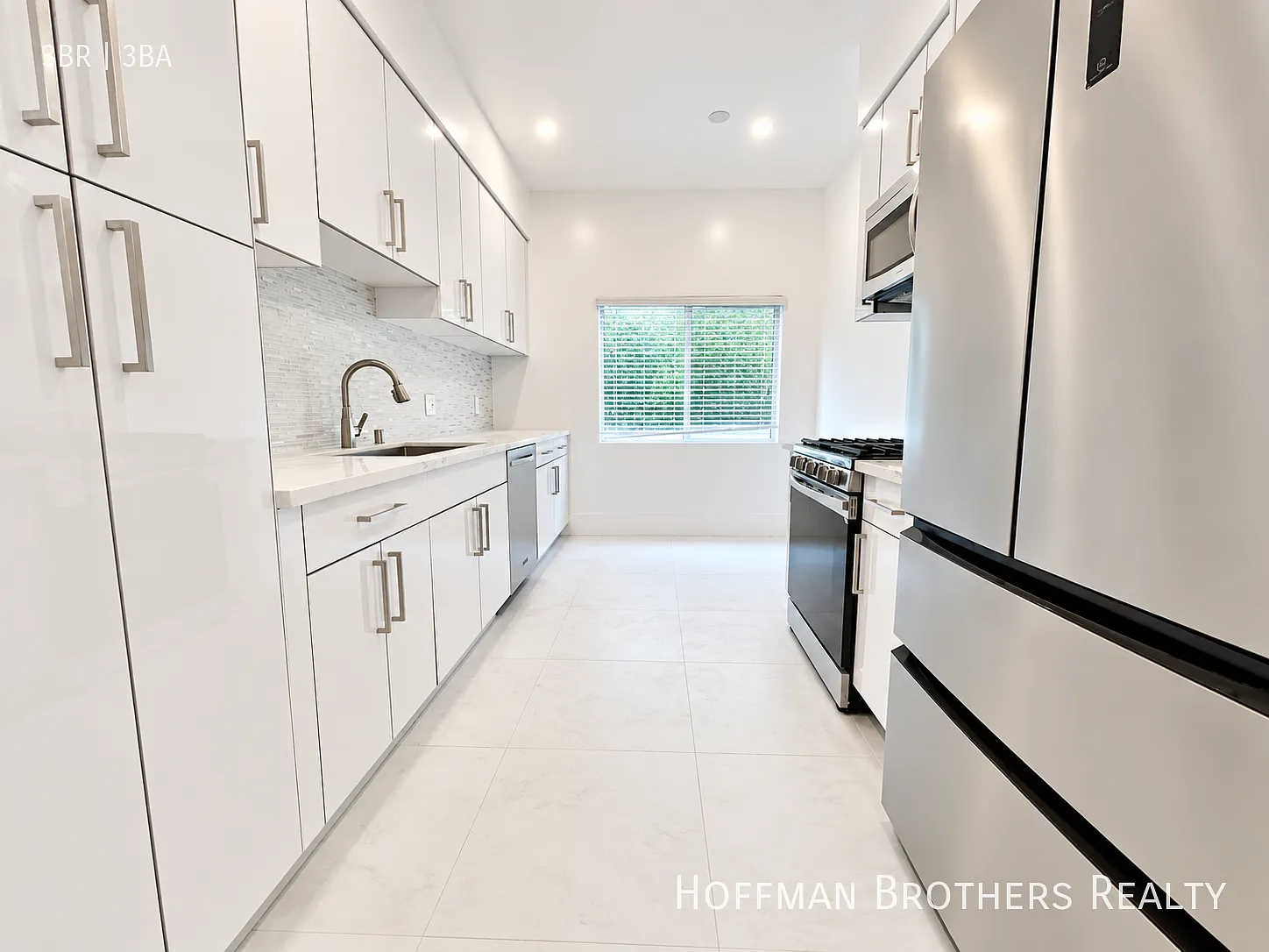 329 S Doheny Dr Beverly Hills, CA 90211 — Photo 2