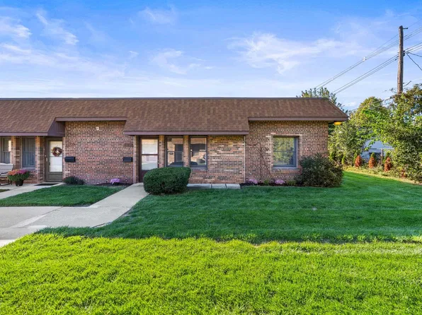 22731 Garfield St, Saint Clair Shores, MI 48082