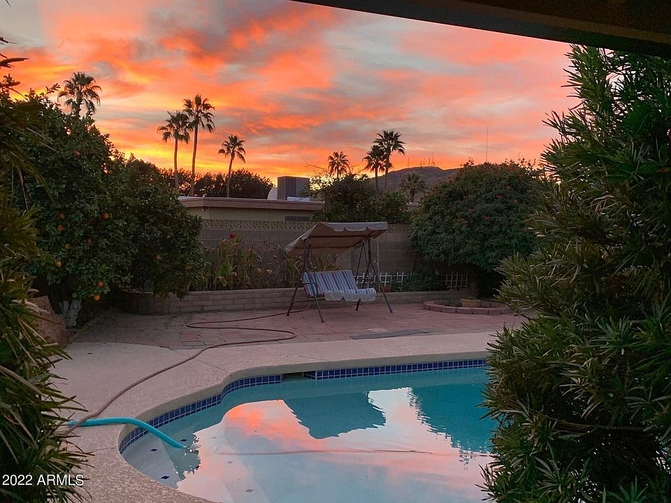 Enjoy the pool, BBQ, and the beautiful sunsets.