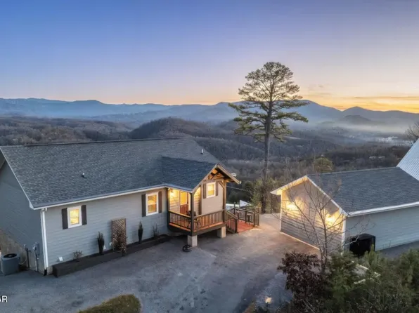 1877 Blue Tick Way, Sevierville, TN 37876