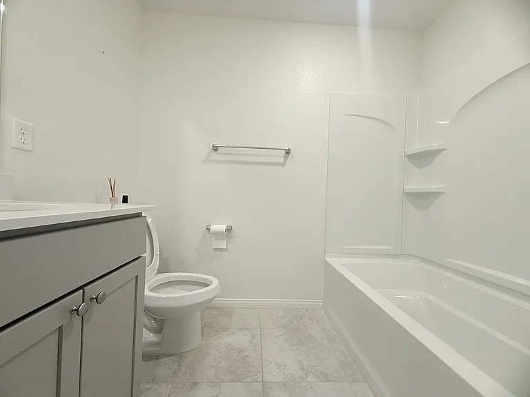 7659 W Mistral Ave — Photo 23