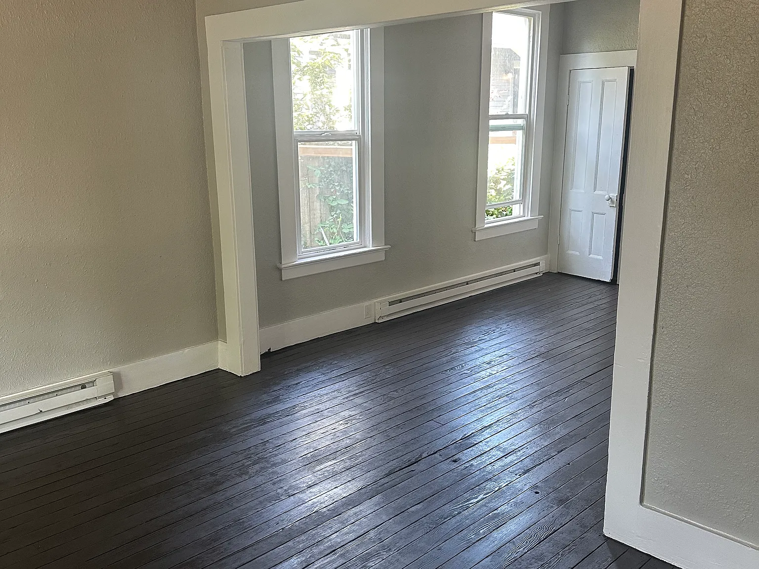 3 bed, 1.5 bath, 1200 sqft, $2,550 — Photo 4