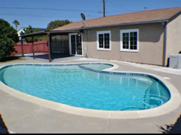 4386 Chelford St, San Diego, CA 92117