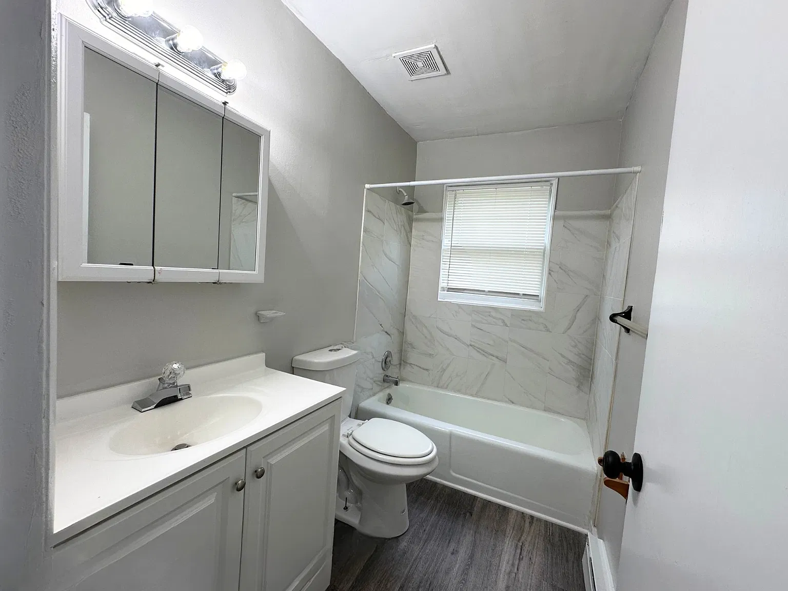 2 bed, 900 sqft, $1,595 — Photo 4