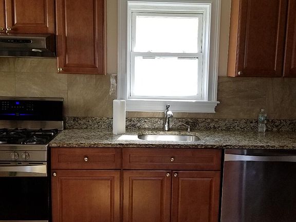 3rd image of 34 Emerson St