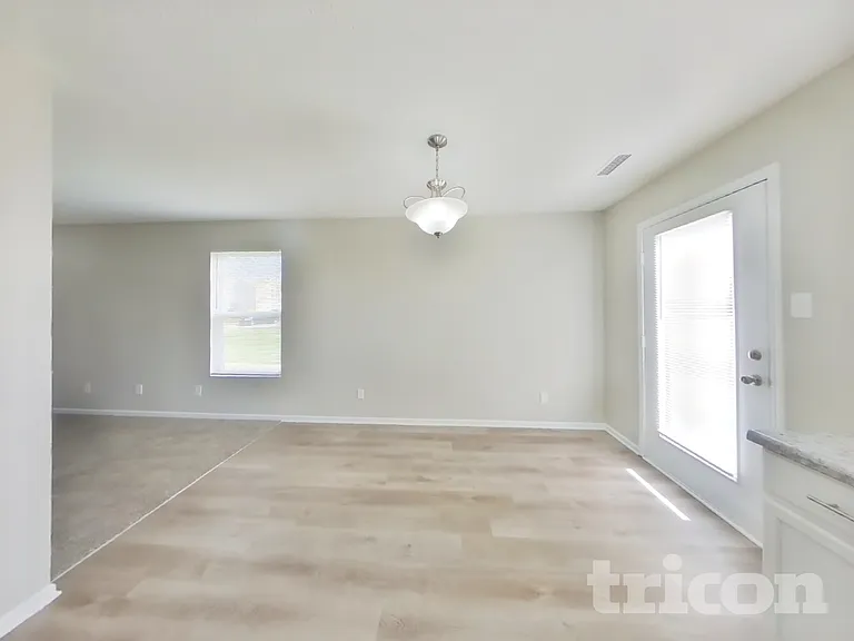 2869 Ludwig Dr — Photo 5