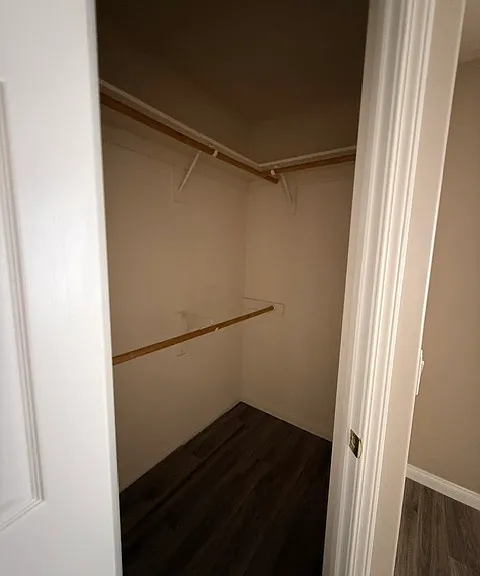 10406 Attleboro Ave — Photo 16