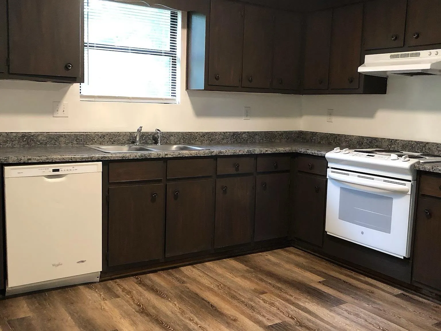 1616 Atwood Dr — Photo 2