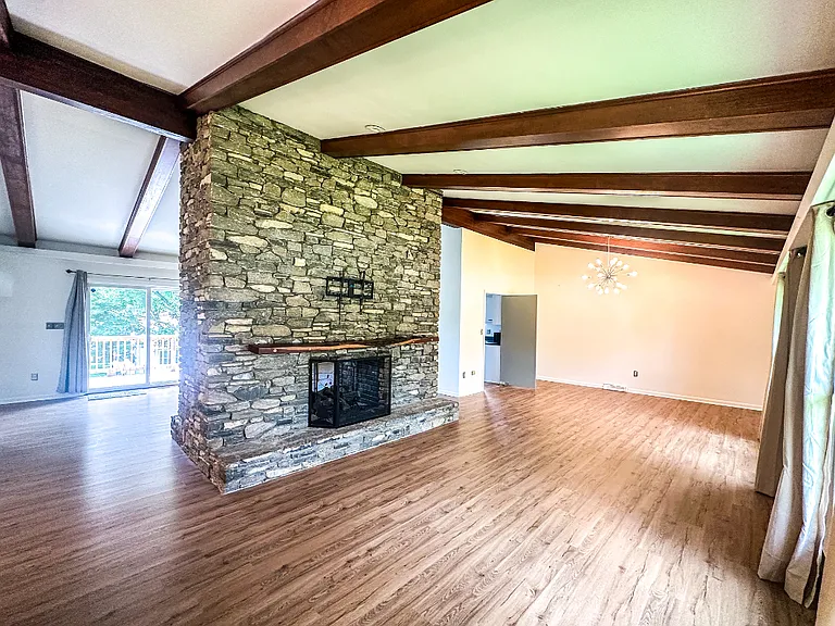 713 Tenikat St — Photo 5
