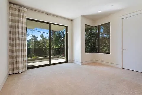 1673 Waynecrest Dr — Photo 15